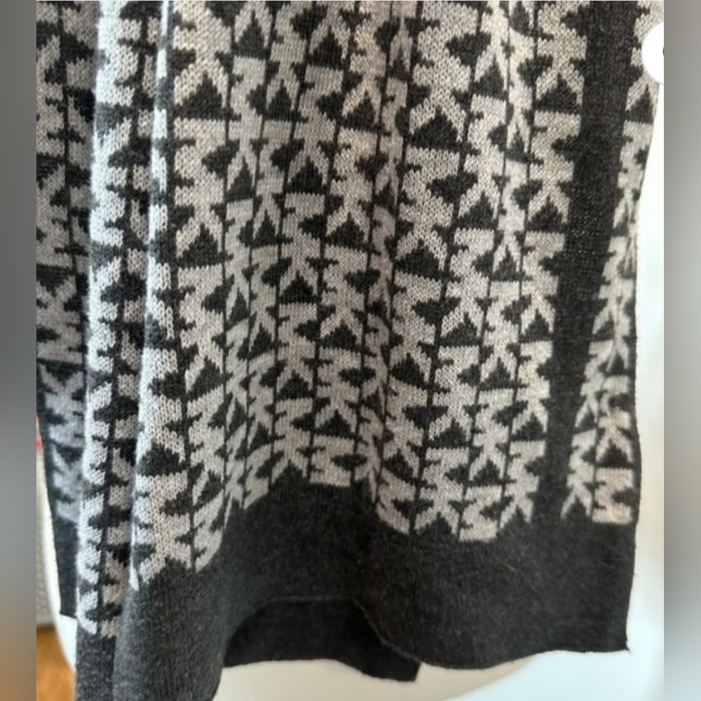 Michael Kors Gray Patterned Scarf - Picture 3 of 5